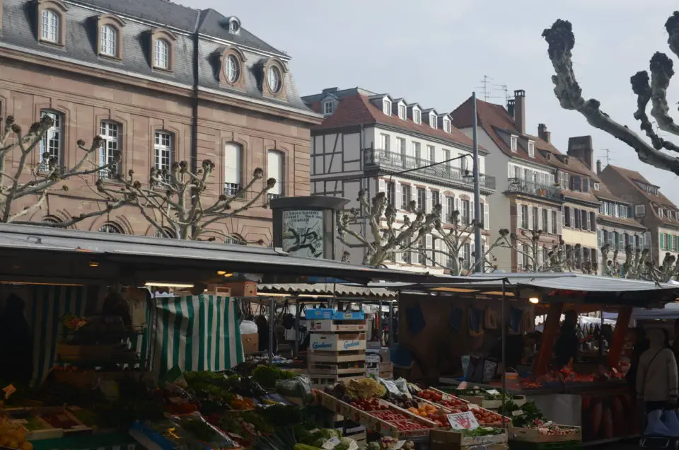 Zu Straßburg Geheimtipps gehört auch der Markt am Place Broglie.