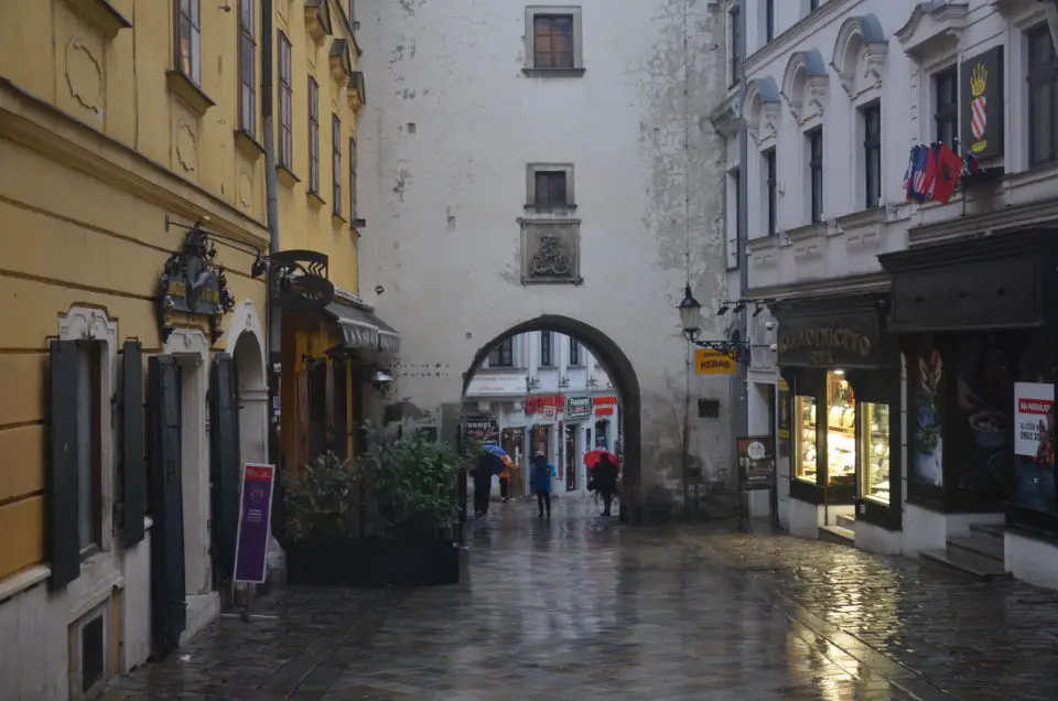 Der Bratislava Sehenswürdigkeiten Rundgang wird dich auch am Michaelertor vorbeiführen.