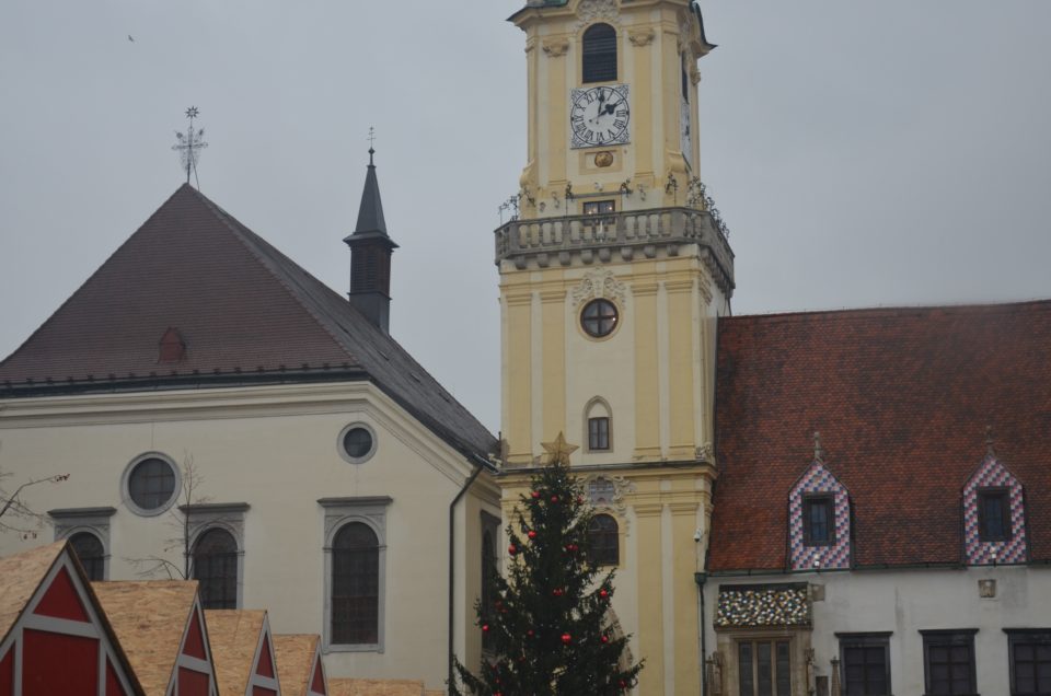 Beim Bratislava Sehenswürdigkeiten Rundgang wirst du auch an der Jesuitenkirche vorbeikommen.