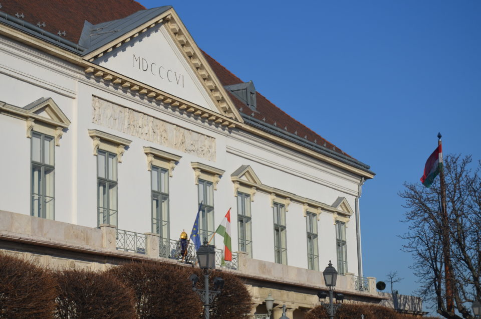 Zu den Budapest Sehenswürdigkeiten im Burgviertel zählt das Palais Sándor.