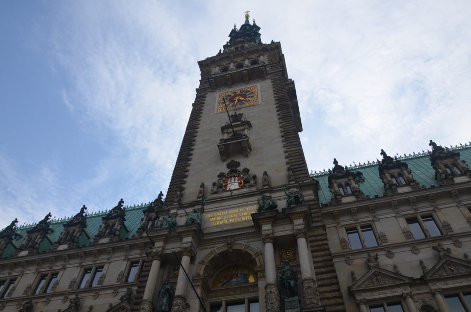 Hamburg Hotel Tipps müssen auch Empfehlungen für die Altstadt rund um das Rathaus beinhalten.