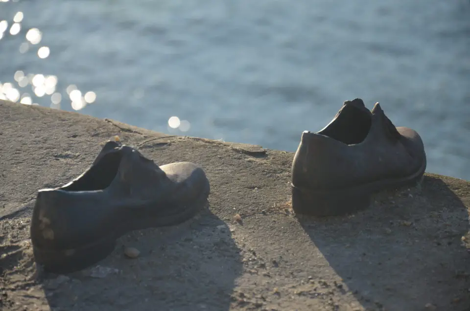 Bei den Budapest Sehenswürdigkeiten müssen auch die Schuhe am Donauufer genannt werden.