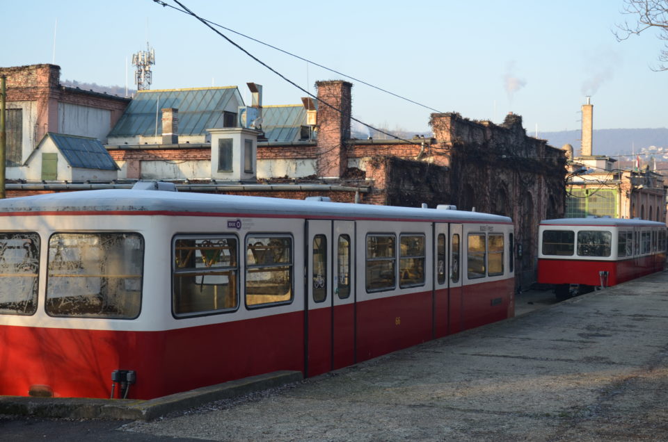 Zu den Budapest Insider Tipps kann auch eine Fahrt mit der Zahnradbahn Fogaskereku gezählt werden.