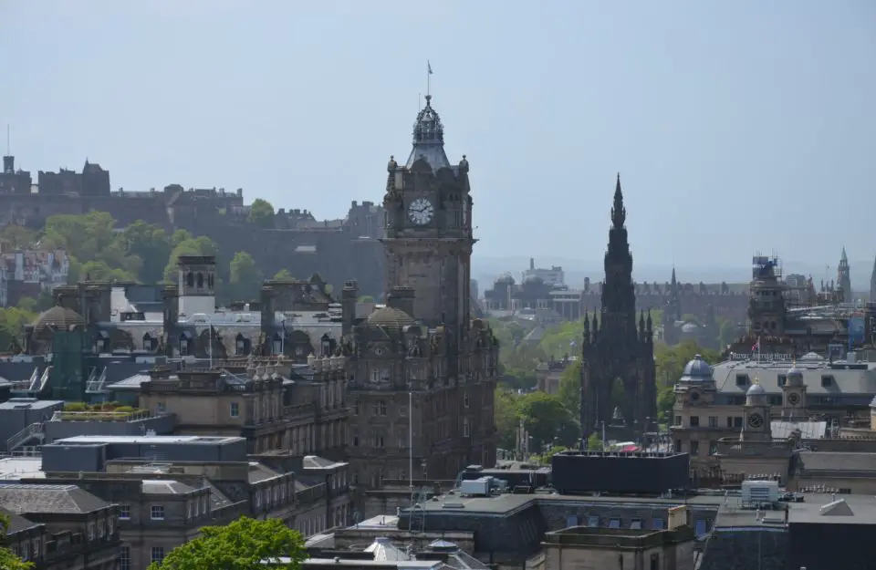 In meinen Edinburgh Hotel Tipps nenne ich dir empfehlenswerte Unterkünfte in dieser wunderschönen Stadt.