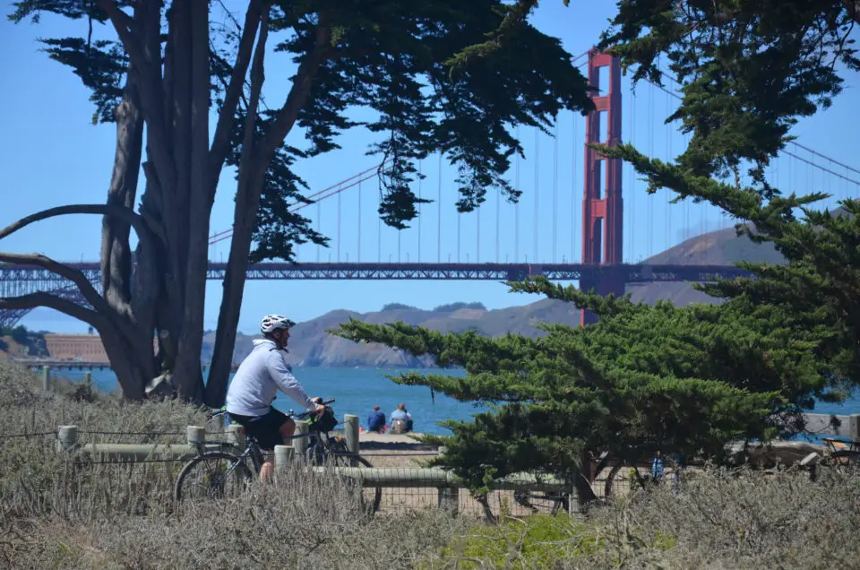 Wenn du San Francisco auf eigene Faust abgrast, dann bietet sich für die Tour zur Golden Gate Bridge ein Fahrrad an.