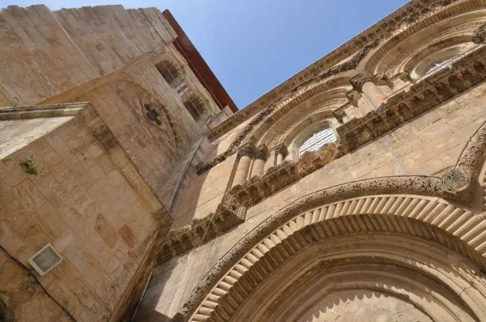 In meinen Jerusalem Tipps gehe ich auch auf Unterkünfte und Tourangebote rund um die Grabeskirche ein.