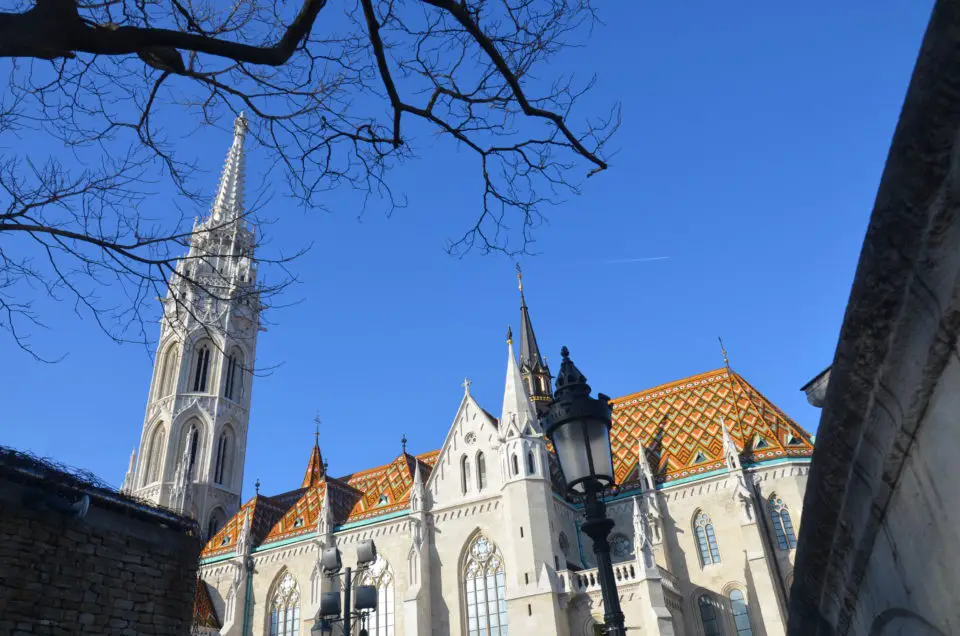 In meinen Budapest Reisetipps muss ich auch die Matthiaskirche im Burgviertel erwähnen.
