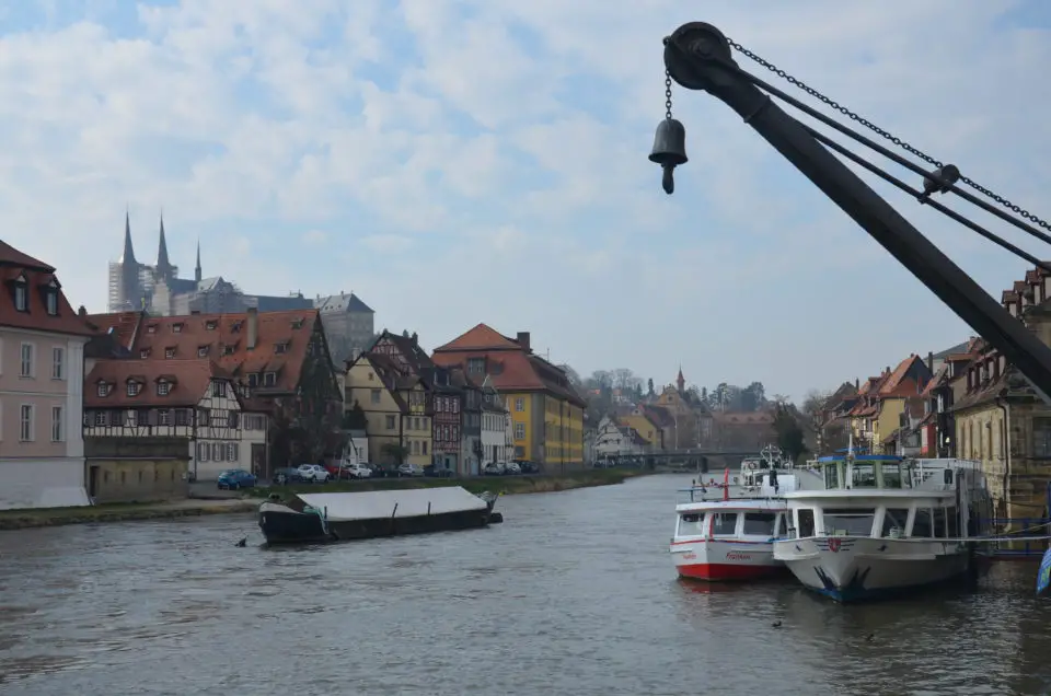 Zu meinen Bamberg Tipps zählt auch der Ausblick vom Ufer der Regnitz auf Klein Venedig und den Dom.