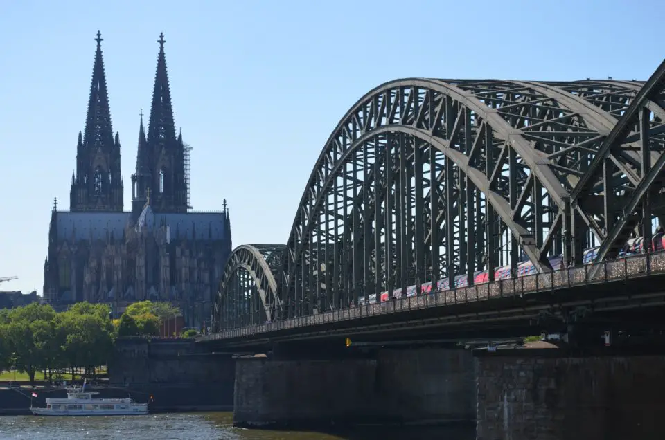 Köln an einem Tag: Ich beschreibe einen Köln Sehenswürdigkeiten Rundgang mit wichtigen Köln Tipps rund um den Dom.