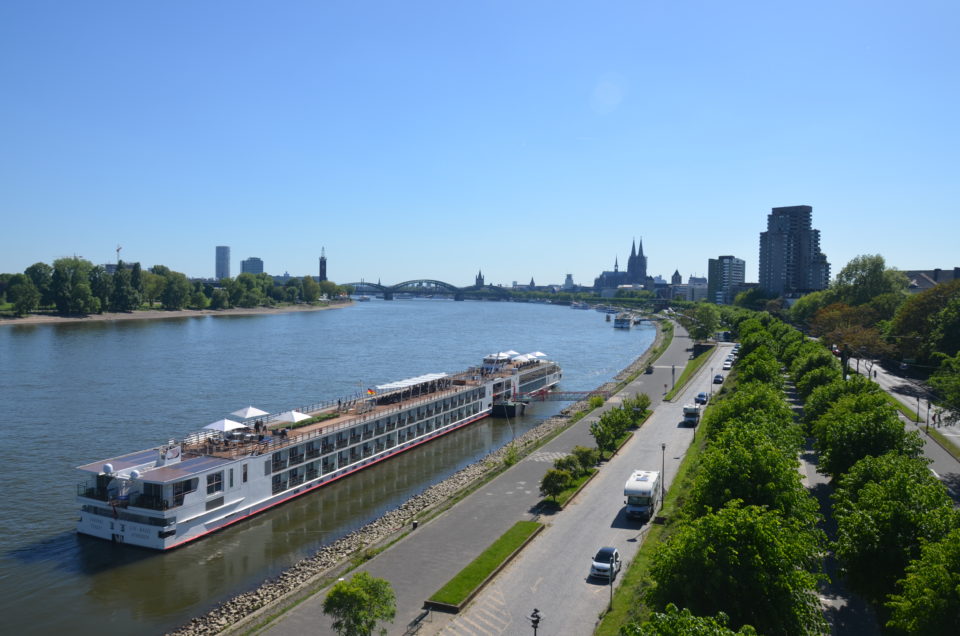 Zu den wichtigsten Köln Unternehmungen bzw. Stadtführungen zählen auch die Rheinschifffahrten.
