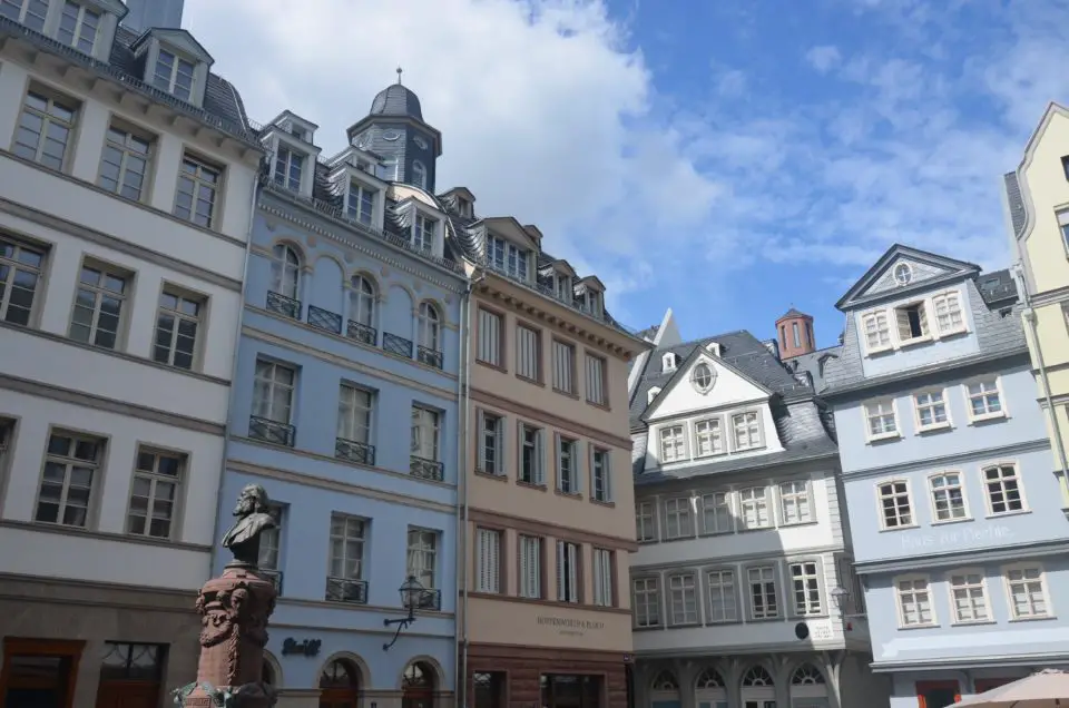 Viele Frankfurt Stadtführungen werden dich durch die neu aufgebaute Altstadt führen.