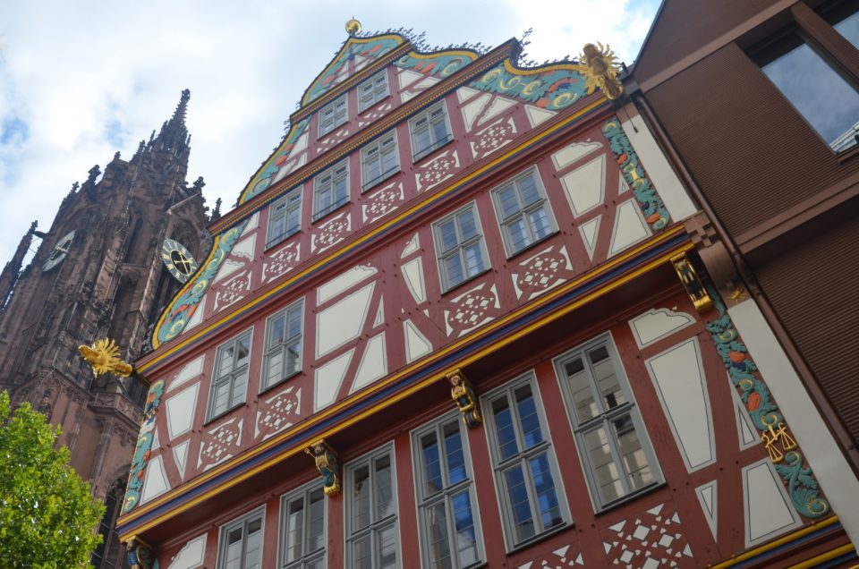 Eine der bekanntesten Frankfurt Sehenswürdigkeiten ist der Kaiserdom.