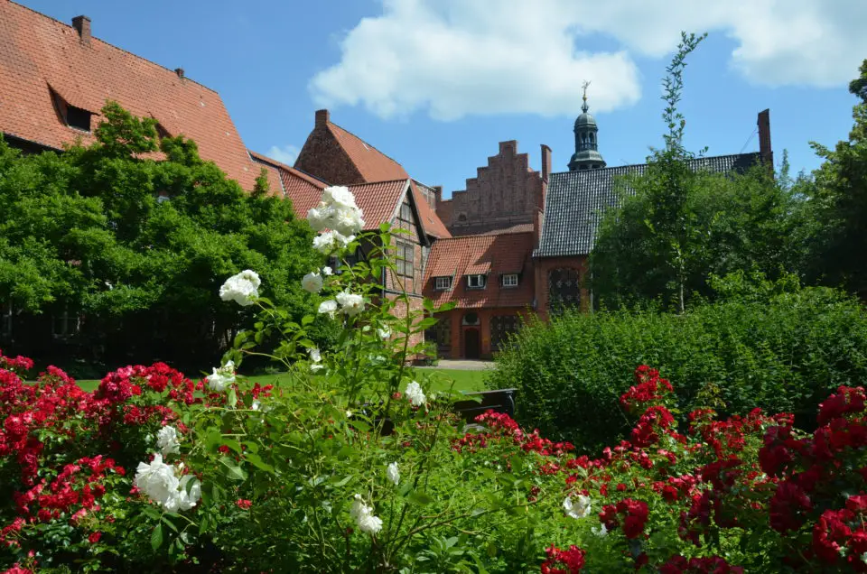 Zu meinen Lüneburg Tipps zählt auch der Rathausgarten.
