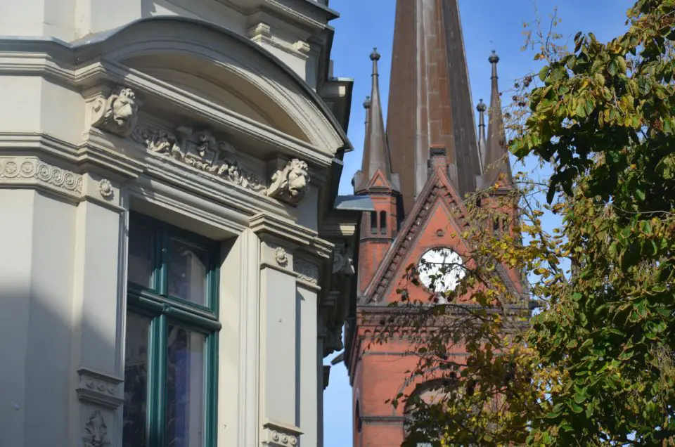 Zu den Leipzig Insider Tipps gehört auch die Heilig-Kreuz-Kirche nahe der Eisenbahnstraße