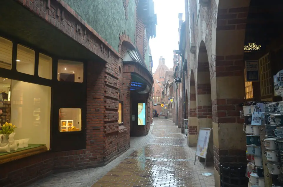 Im Bremen Sehenswürdigkeiten Rundgang solltest du die Böttcherstraße besuchen.