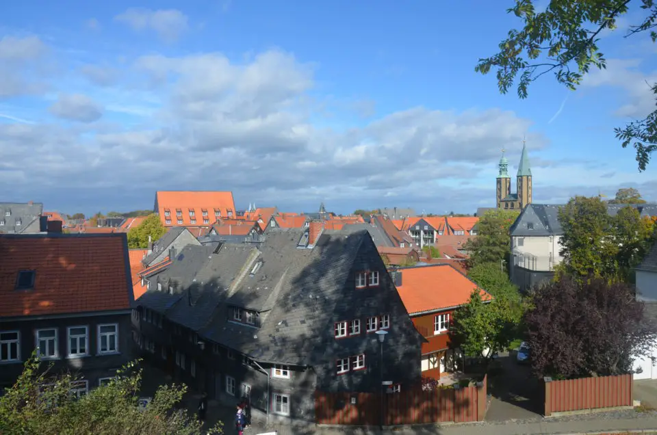 Die Goslar Sehenswürdigkeiten lassen sich gut mit Hilfe von Reiseführern kennenlernen.