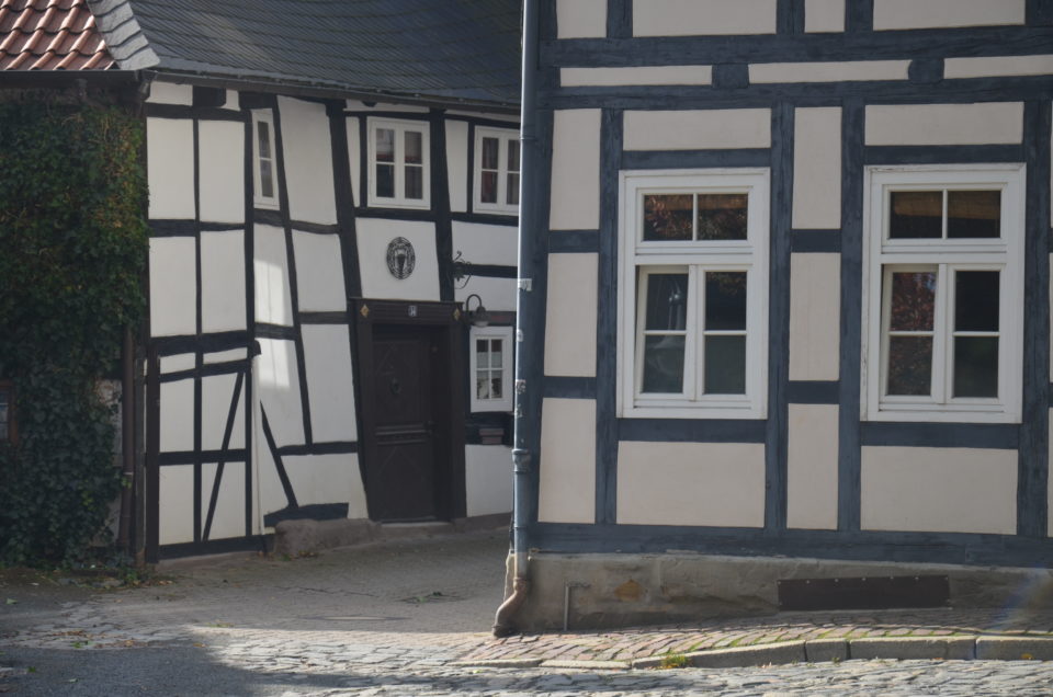 Bei einem Goslar Sehenswürdigkeiten Rundgang wirst du zahlreiche Fachwerkhäuser sehen.