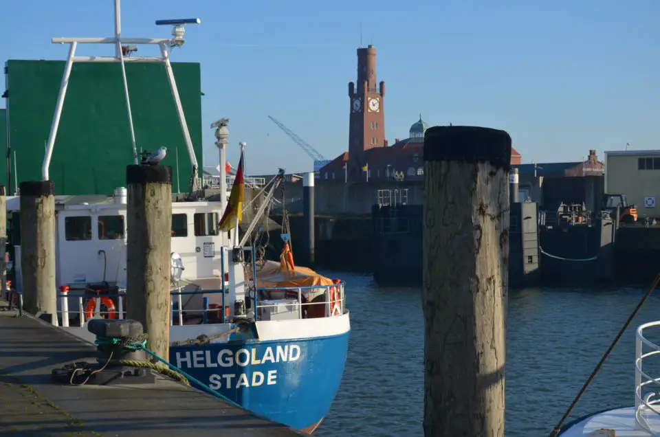 Zu den Cuxhaven Sehenswürdigkeiten zählt auch der Hafen mit den Hapag-Hallen.