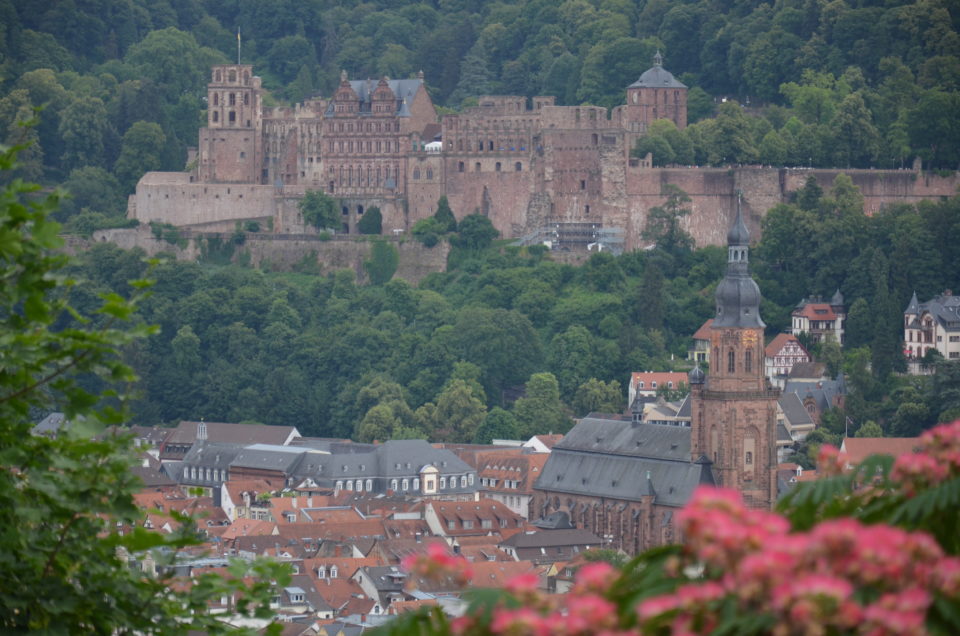 Im Artikel über Insidertipps für Heidelberg nenne ich dir auch gute Reiseführer.