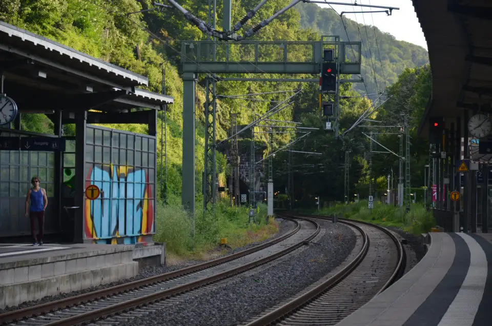 In meinen Geheimtipps für Heidelberg nenne ich dir auch deine Optionen zur Anreise per Zug.