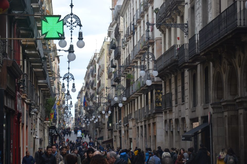 Bei meinen Barcelona Insider Tipps findest du Infos zu guten Stadtführungen.