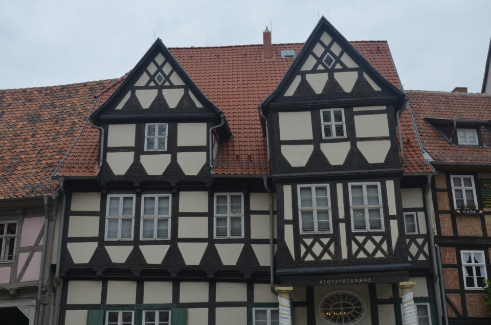 Bei deinem Quedlinburg Sehenswürdigkeiten Rundgang könntest du auch das Klopstockhaus ansteuern.