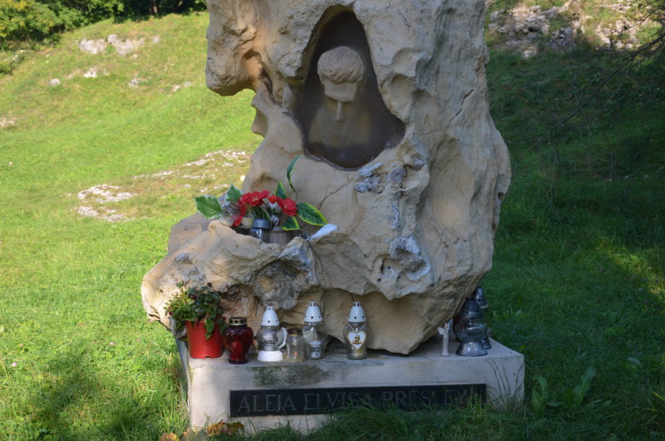 Zu Krakau Geheimtipps gehört das Denkmal für Elvis Presley im Skałki Twardowskiego.