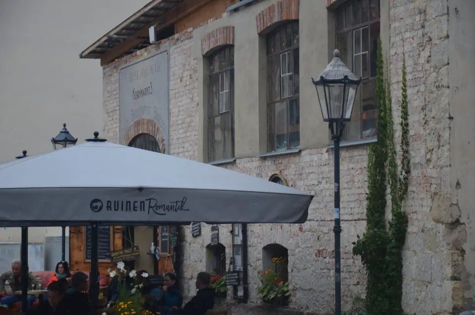 Ein Cafétipp unter meinen Quedlinburg Insider Tipps ist das Ruinenromantik am Kornmarkt