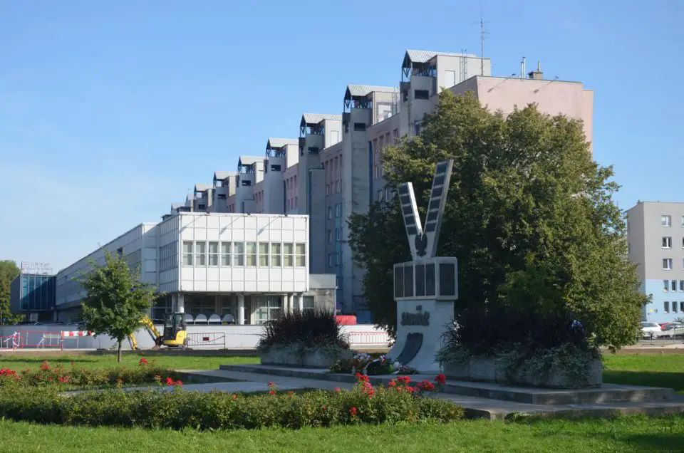 Bei Insidertipps für Krakau ist auch das Solidarności-Denkmal am Plac Centralny in Nowa Huta zu nennen.