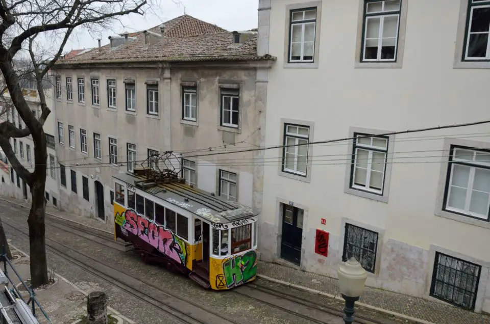 Bei Lissabon Hoteltipps müssen auch Unterkünfte im Barrio Alto mit seinen zahlreichen Steigungen genannt werden.