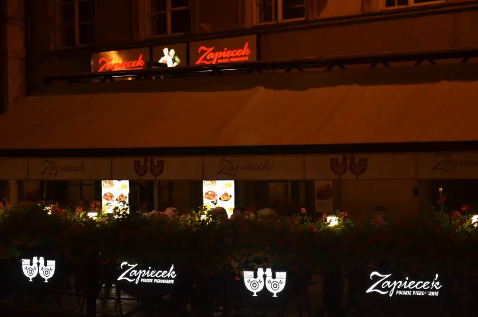 Zu kulinarischen Warschau Insider Tipps gehören die Piroggen bei Zapiecek.
