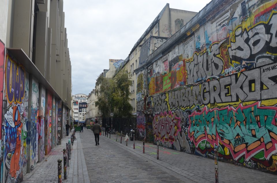 Unter Paris Insider Tipps für Belleville ist die Rue Denoyez mit ihrer Street Art zu nennen.