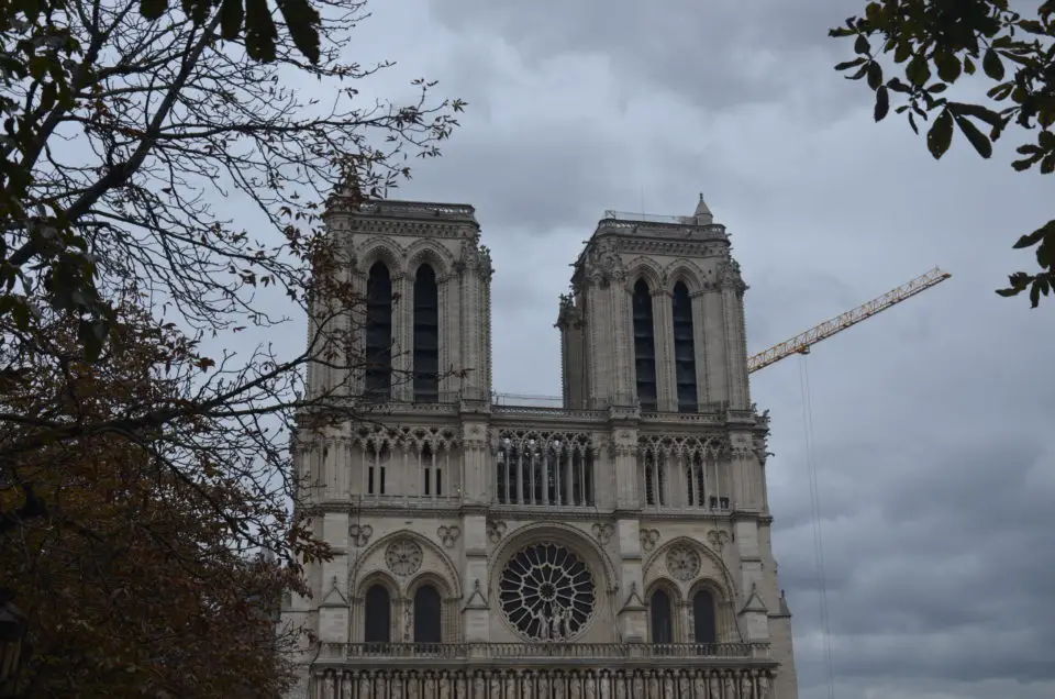 Für eine Paris Sehenswürdigkeiten Route ist Notre-Dame eine gute erste Station.
