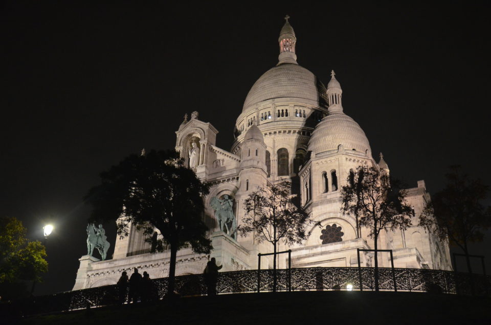 Unter den wichtigsten Paris Sehenswürdigkeiten ist die Sacré-Cœur zu nennen.