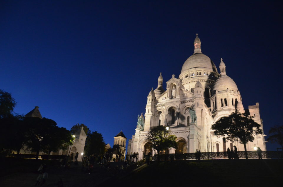 In meinen Paris Reisetipps hebe ich den Montmartre rund um die Sacré-Cœur als Viertel zum Übernachten hervor.