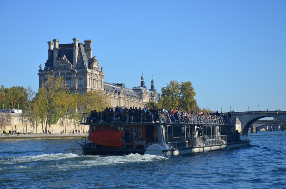 Zu den Paris Tipps für Touren gehören die Bootsfahrten auf der Seine.