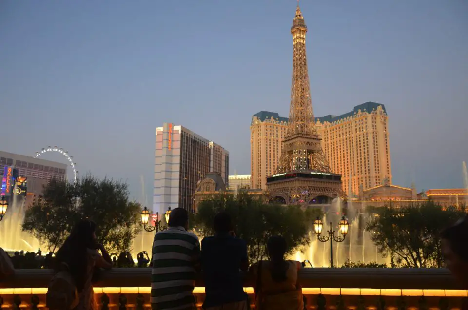 Unter Las Vegas Hotel Tipps ist der Strip mit dem Bellagio Fountain zu nennen.