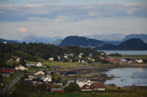 Zu meinen Ålesund Insider Tipps & Geheimtipps gehört der Blick von Godøya auf die Stadt.