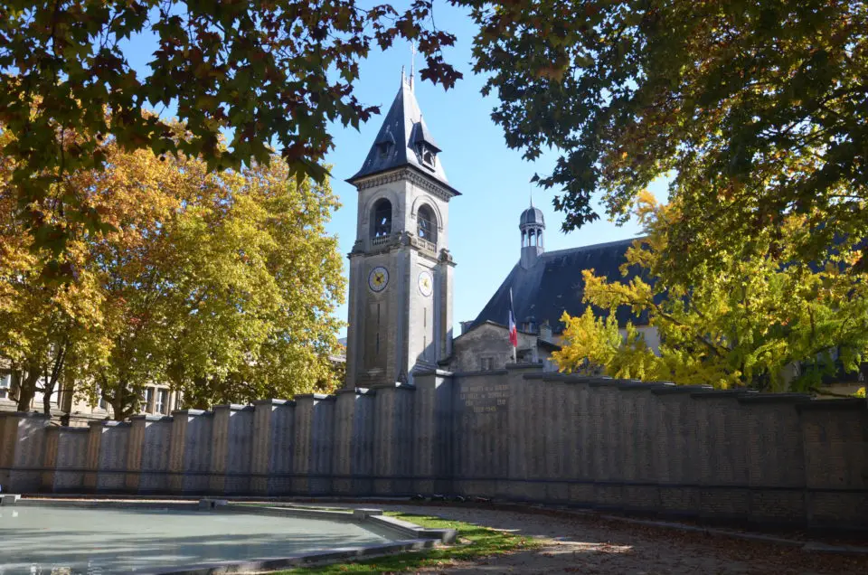 Unter Bordeaux Insider Tipps ist die Gedenkstätte am Place du 11 Novembre zu erwähnen.