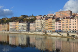 Meine Lyon Insider Tipps und Geheimtipps führen dich zu so schönen Orten wie diesem an der Saône.