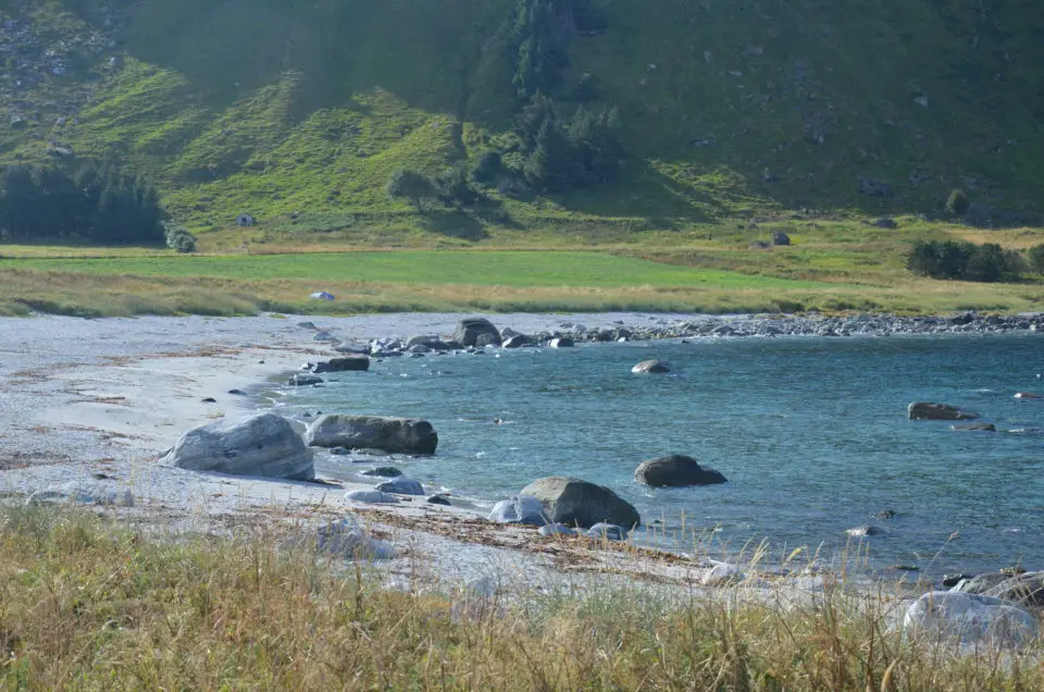 Zu den Ålesund Geheimtipps ist diese Bucht bei Alnes zu zählen.