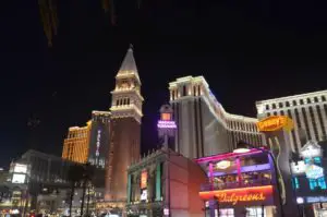 Las Vegas Hotel Tipps: Zum Übernachten in Las Vegas am Strip bietet sich das Venetian an.