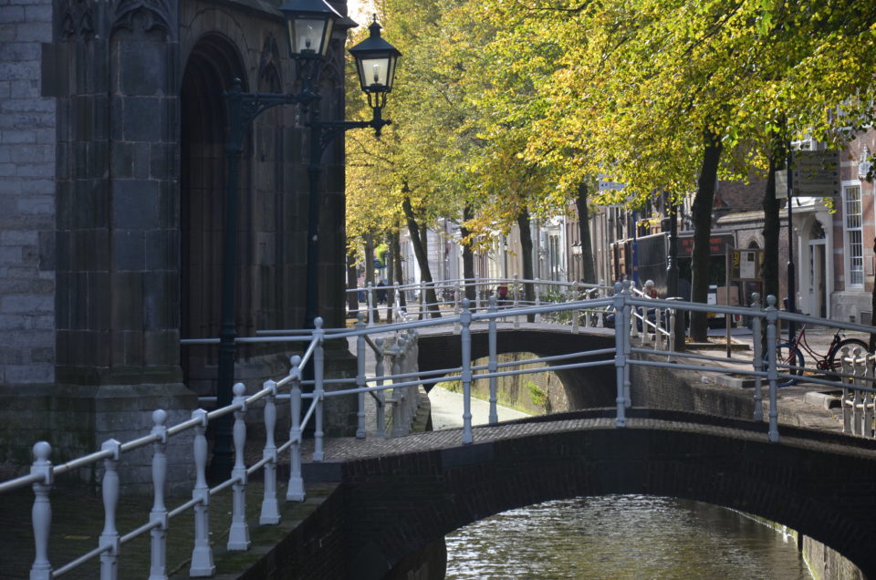 In Delft Tipps müssen auch die Angebote für Grachtenfahrten beschrieben werden.