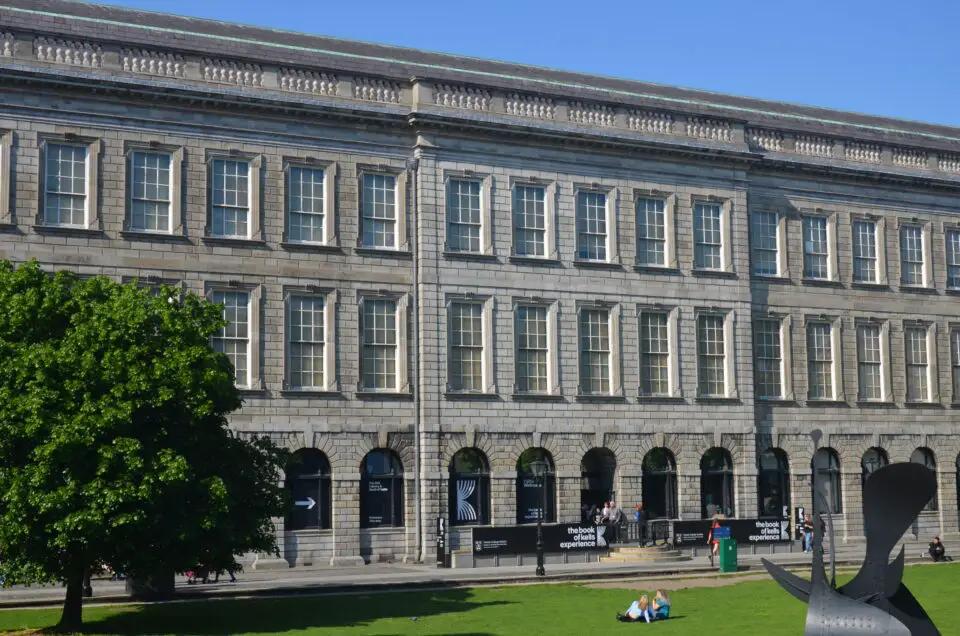 Eine wichtige Station im Dublin Sehenswürdigkeiten Rundgang ist die Book of Kells Experience.