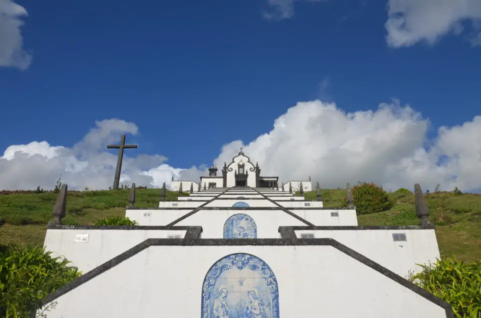 Sao Miguel Sehenswürdigkeiten: Die Ermida da Nossa Senhora da Paz muss genannt werden.