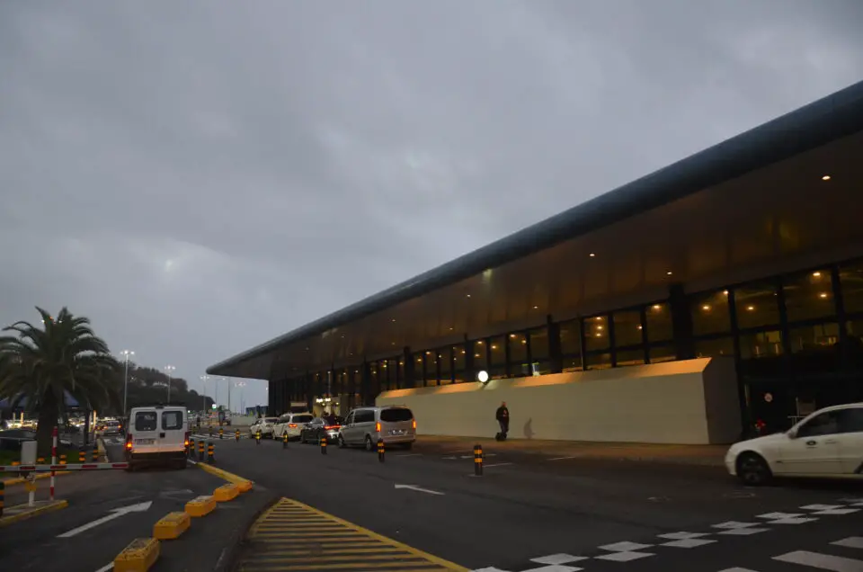 Keine Station im Ponta Delgada Sehenswürdigkeiten Rundgang ist der Flughafen.