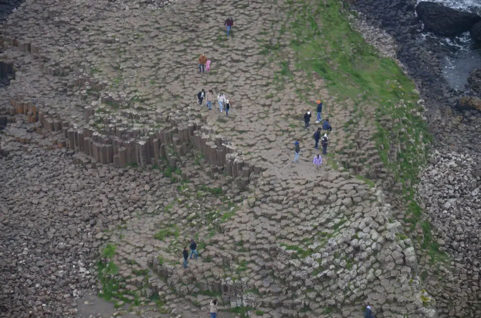 In meinen Irland Geheimtipps beschreibe ich, wie sich der Giant's Causeway abseits der Touristenmassen kennenlernen lässt.