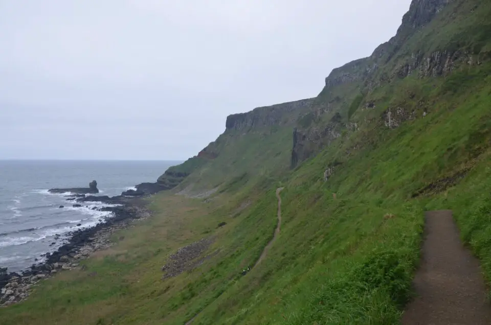 In meinen Irland Geheimtipps beschreibe ich, wie sich der Giant's Causeway abseits der Touristenmassen kennenlernen lässt.