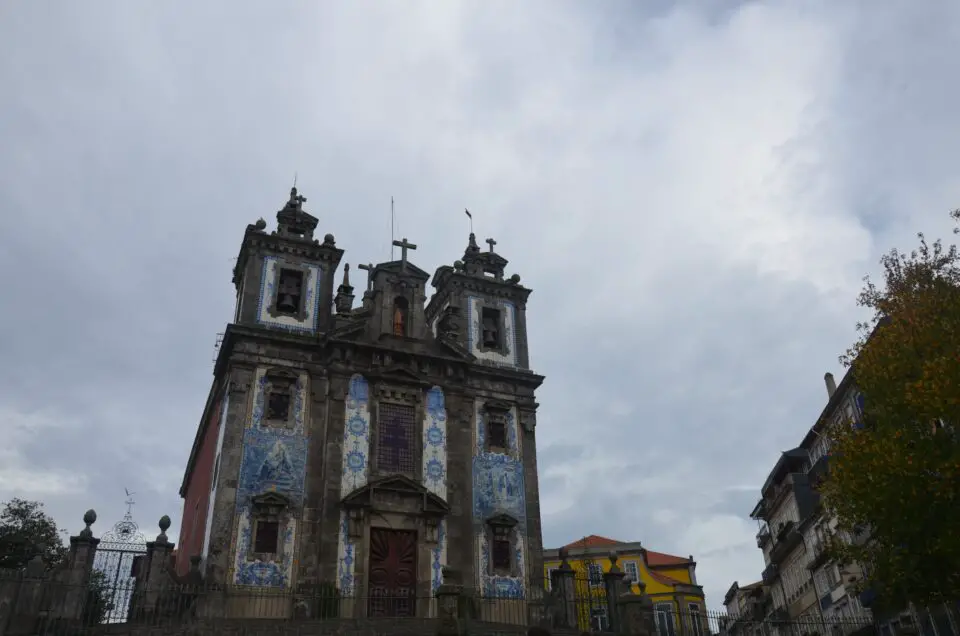 Zu den Porto Sehenswürdigkeiten gehört die Igreja Paroquial de Santo Ildefonso.