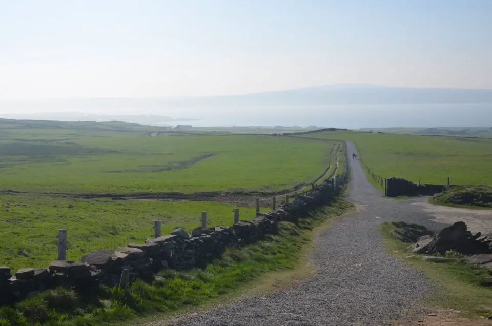 Unter Irland Insidertipps ist der Liscannor Walk bei den Cliffs of Moher zu nennen.